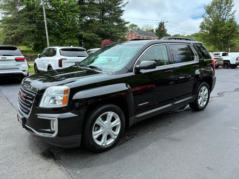 Used 2017 GMC Terrain SLE w/ Driver Alert Package I AWD/4WD image 2