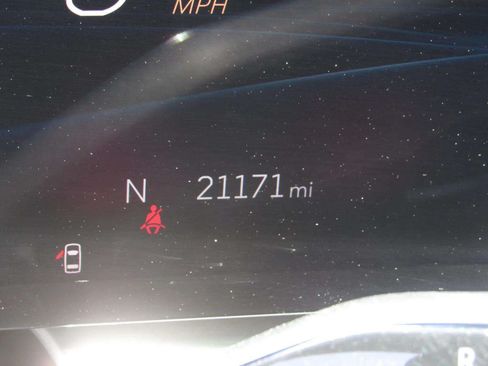 Used 2024 Cadillac Lyriq Sport RWD image 26