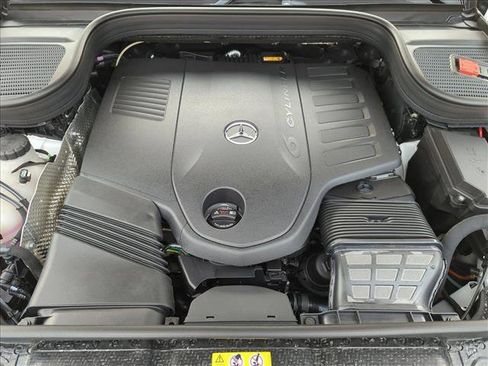 New 2026 Mercedes-Benz GLS 450 4MATIC image 16