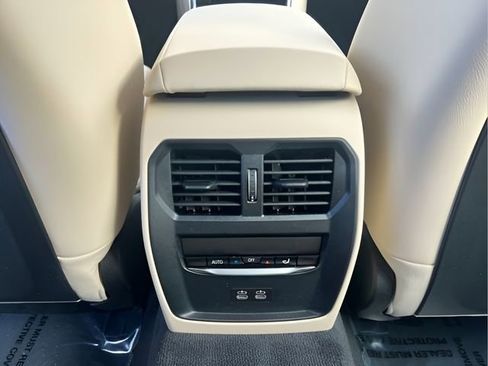 Used 2025 BMW i4 xDrive40i w/ Premium Package image 18