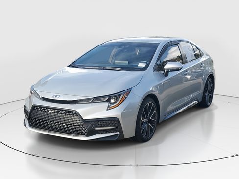 Used 2022 Toyota Corolla SE image 3