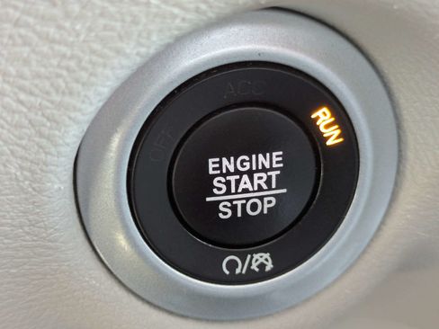 Used 2023 Chrysler Pacifica Touring-L FWD image 24