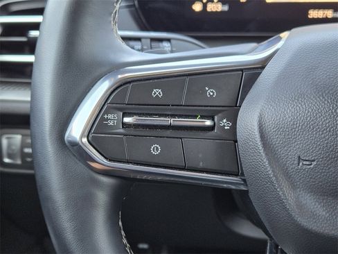 Used 2025 Chevrolet Traverse LT image 27