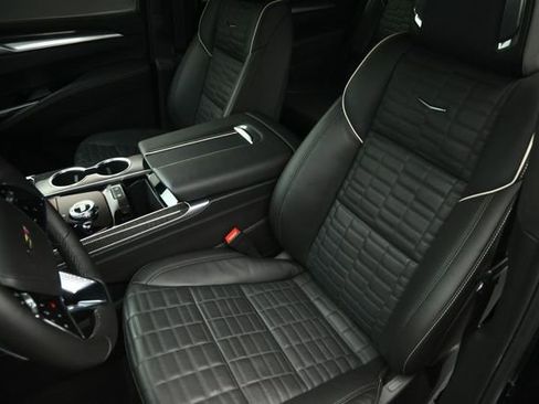 Used 2026 Cadillac Escalade V w/ LPO, ONYX Package AWD/4WD image 53