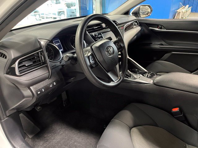 Used 2020 Toyota Camry LE w/ Convenience Package FWD image 22
