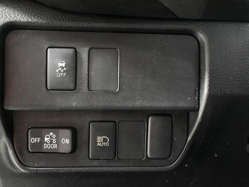 Used 2022 Toyota Tacoma SR5 w/ Technology Package image 14