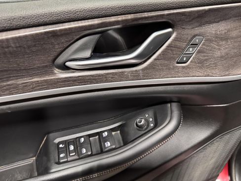 Used 2023 Jeep Grand Cherokee Limited w/ MOPAR Finishing Package image 10