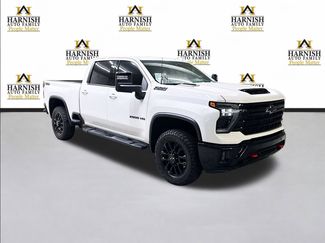Used 2025 Chevrolet Silverado 2500 LTZ w/ Trail Boss Package video 3