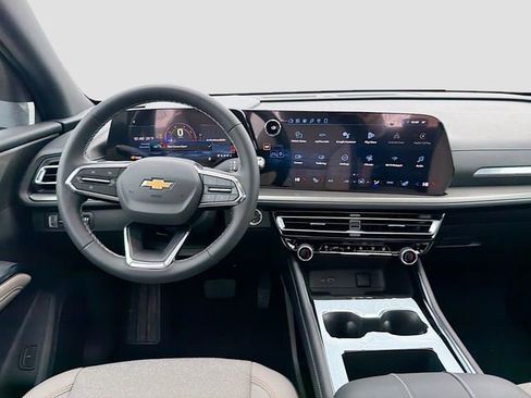 New 2026 Chevrolet Traverse LT w/ Sun and Wheel Package image 22