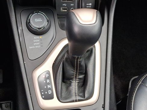 Used 2017 Jeep Cherokee Limited image 15