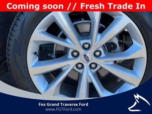 Certified 2023 Ford Explorer Platinum w/ Technology Package image 9