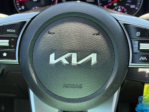 Used 2022 Kia Forte LXS image 20