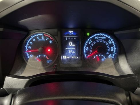 Used 2021 Toyota Tacoma SR AWD/4WD image 11