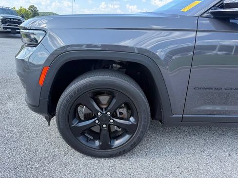 Used 2022 Jeep Grand Cherokee L Laredo RWD image 21
