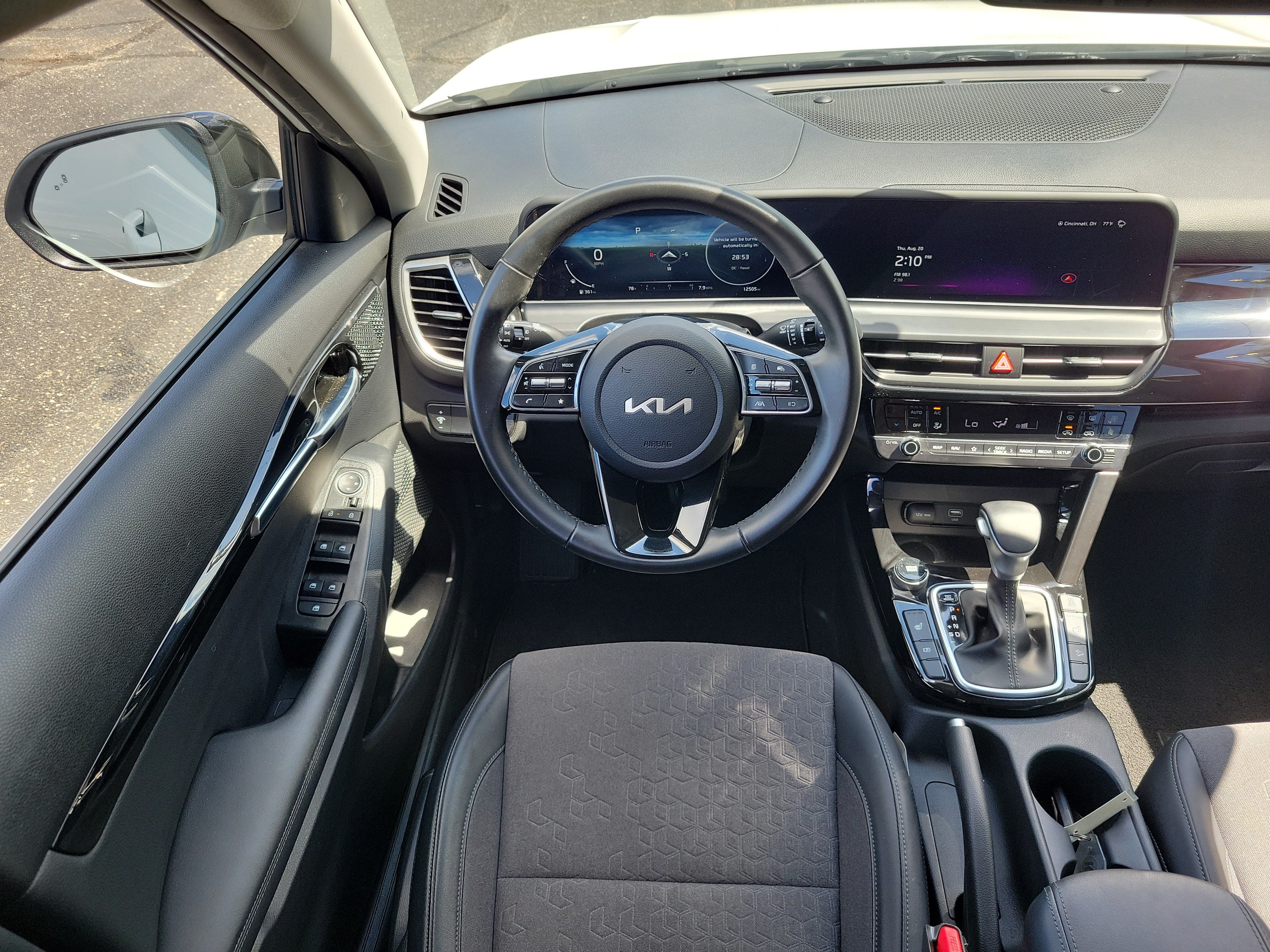 Used 2024 Kia Seltos X-Line AWD/4WD image 11