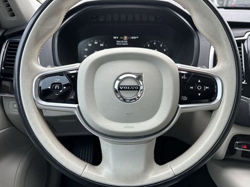 Used 2018 Volvo XC90 T6 Momentum w/ Convenience Package AWD/4WD image 6