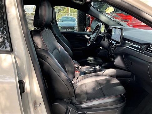 Certified 2024 Ford Escape ST-Line w/ Tech Pack #1 image 9