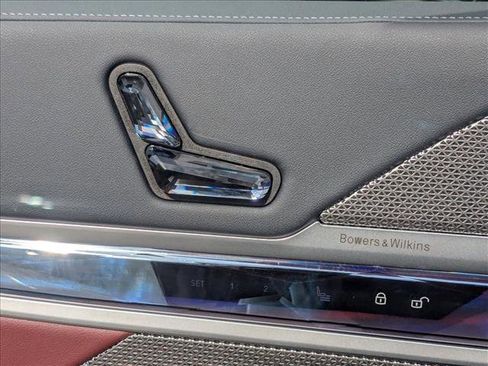 New 2026 BMW 750e xDrive image 4