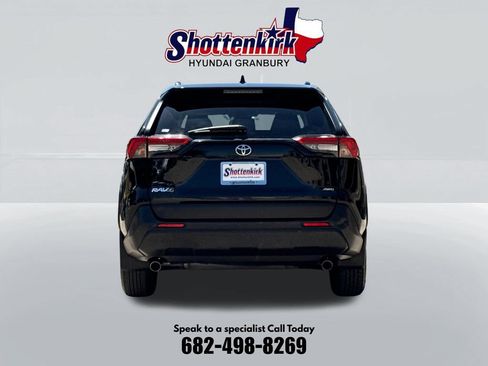 Used 2020 Toyota RAV4 LE w/ All Weather Liner Package AWD/4WD image 7