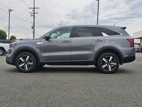 Used 2021 Kia Sorento LX AWD/4WD image 2