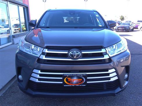 Used 2017 Toyota Highlander XLE w/ Protection Package #3 AWD/4WD image 24