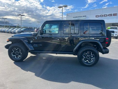 Used 2023 Jeep Wrangler Unlimited Rubicon 4xe w/ Cold Weather Group AWD/4WD image 17