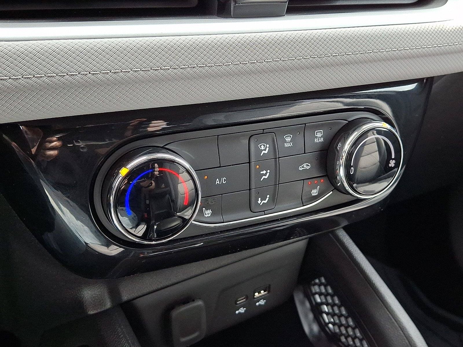 Used 2024 Chevrolet TrailBlazer LT w/ LT Cold Weather Package AWD/4WD image 15