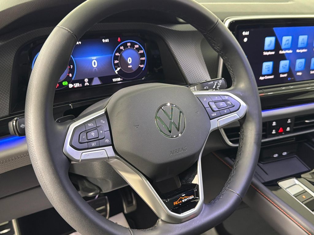 Used 2025 Volkswagen Atlas Peak Edition SE AWD/4WD image 22