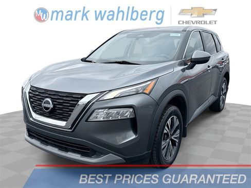 Used 2022 Nissan Rogue SV image 1