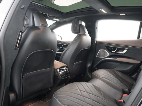 Used 2023 Mercedes-Benz EQS 580 4MATIC Sedan image 39