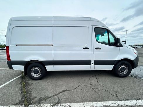 Used 2023 Mercedes-Benz Sprinter 2500 image 6