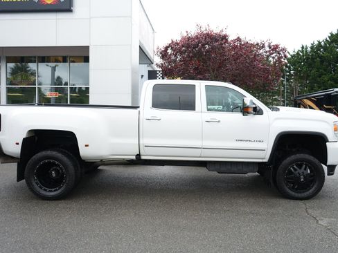 Used 2018 GMC Sierra 3500 Denali AWD/4WD image 6