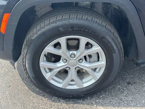 Certified 2023 Jeep Grand Cherokee Limited AWD/4WD image 10