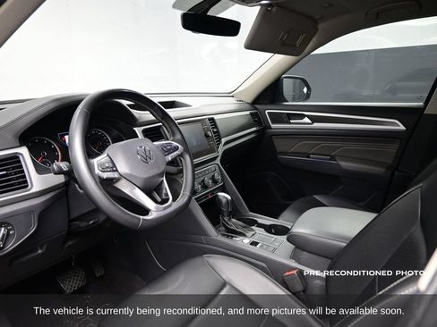 Used 2021 Volkswagen Atlas SE w/ Panoramic Sunroof Package FWD image 6