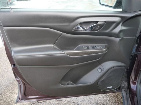 Used 2017 GMC Acadia SLT image 29