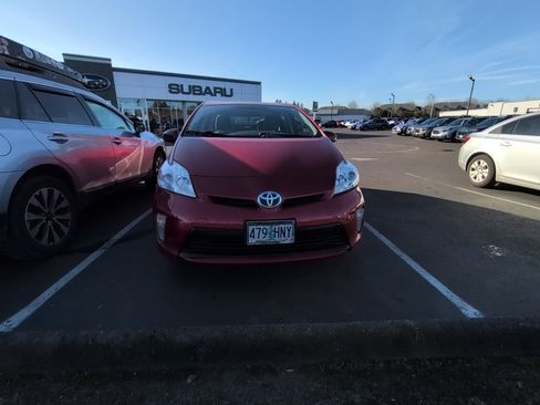 Used 2015 Toyota Prius Three image 4