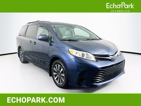 Used 2019 Toyota Sienna LE AWD/4WD image 1