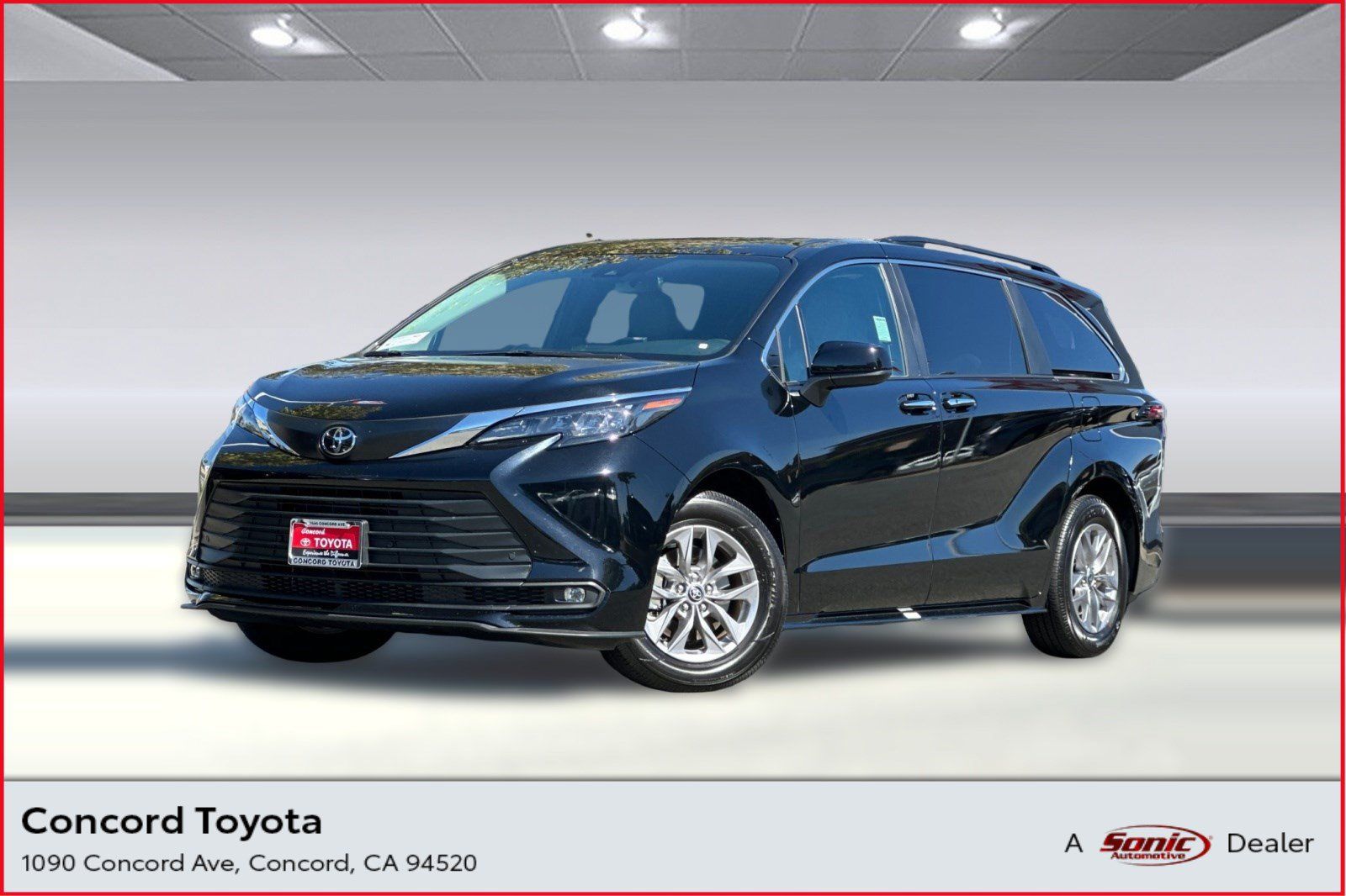 Used 2026 Toyota Sienna XLE FWD image 1