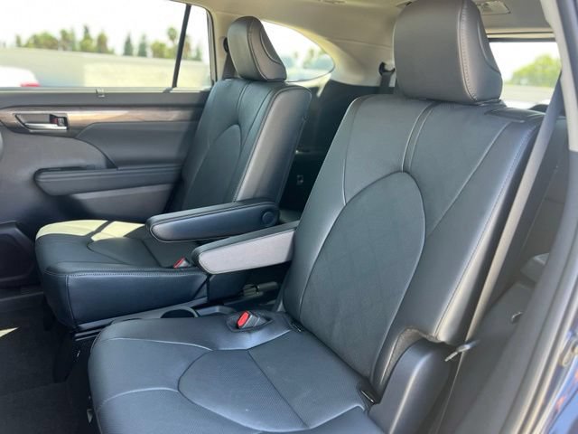 Certified 2026 Toyota Highlander Platinum AWD/4WD image 19