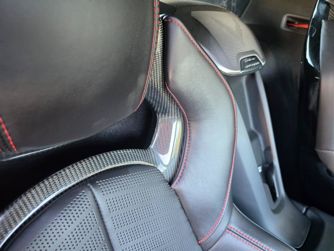 Used 2020 Chevrolet Corvette Stingray Premium Cpe w/ 3LT Preferred Equipment Group RWD image 31