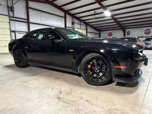 Used 2022 Dodge Challenger R/T Scat Pack RWD image 5