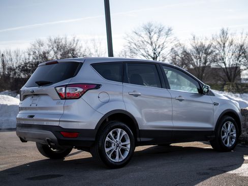 Used 2017 Ford Escape SE image 5