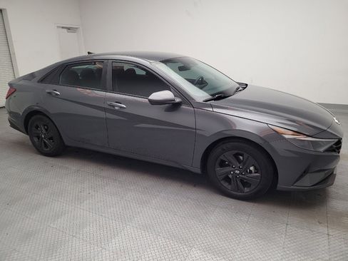 Used 2023 Hyundai Elantra SEL image 11