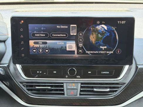 Certified 2024 Nissan Altima 2.0 SR FWD image 3