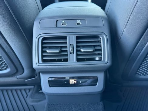 Used 2025 Audi Q5 Premium w/ Convenience Package image 24