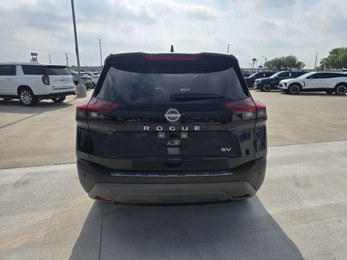 Used 2023 Nissan Rogue SV FWD image 4