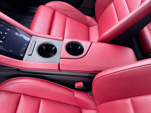 Used 2022 Porsche Taycan 4S image 23