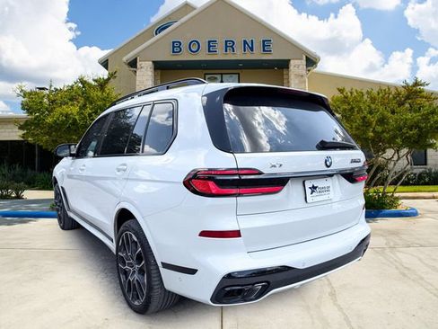Used 2025 BMW X7 M60i AWD/4WD image 3