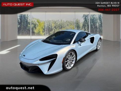 Used 2023 McLaren Artura RWD image 1