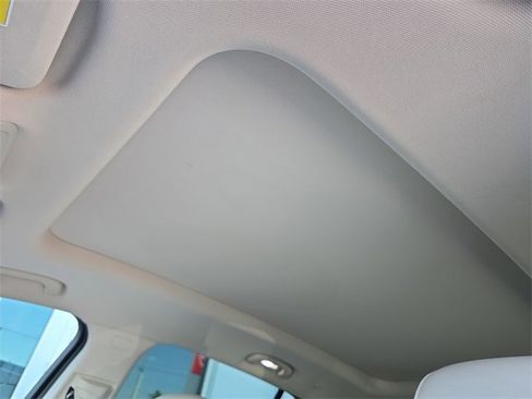 Certified 2023 Buick Envision Avenir image 19